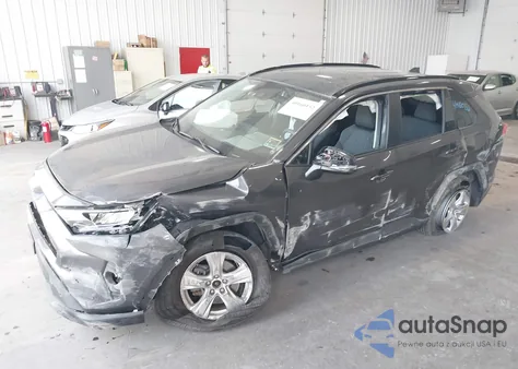 2020 Toyota Rav4 Xle z USA, uszkodzony, nr VIN 2T3P1RFV9LW136825
